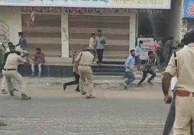 Students' Gang War In Amalapuram, Konaseema District Students' Gang War In Amalapuram, Konaseema District-TeluguStop.com