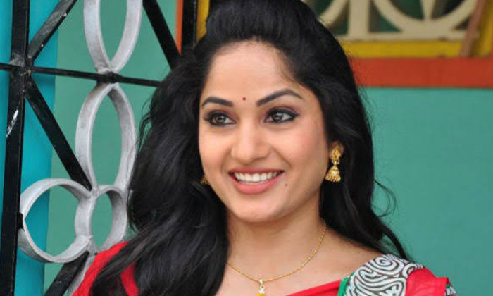 Madhavi Latha Before Surgery Photo Viral On Internet Madhavi Latha Before Surgery Photo Viral On Internet-TeluguStop.com