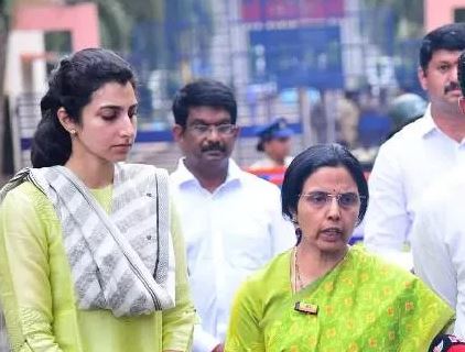 Mulakat Of Family Members With Chandrababu Mulakat Of Family Members With Chandrababu-TeluguStop.com