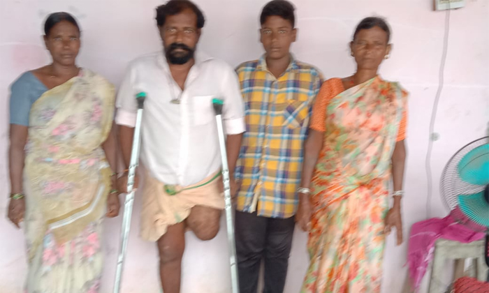  Road Accident Victim Family Needs Help Munugode Mandal, Road Accident ,family Ne-TeluguStop.com