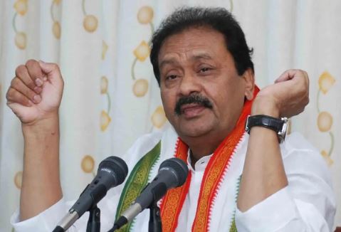  Kcr Is A Political Tourist..: Congress Leader Shabbir Ali-TeluguStop.com