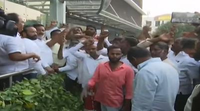  Concern Of Mp Prabhakar Reddy's Followers At Yashoda Hospital-TeluguStop.com