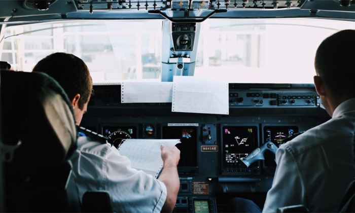 Airline Pilot Finds Lost Book In Airport And Wings It Back To Library Details, P Airline Pilot Finds Lost Book In Airport And Wings It Back To Library Details, P-TeluguStop.com