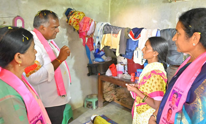  Chalmeda Who Stood By By Providing Financial Assistance For The Child's Trea-TeluguStop.com