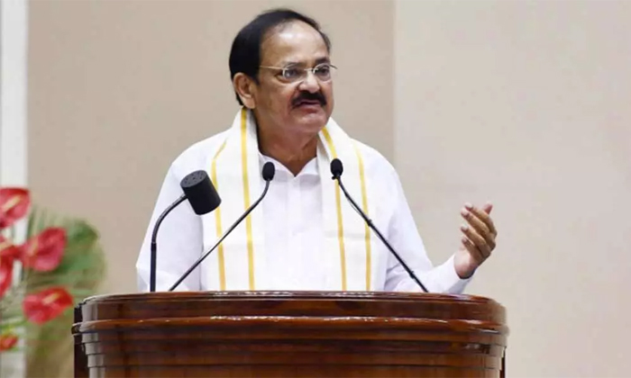  Dont Give In To Temptation Vote Properly Venkaiah Naidu Sensational Comments Det-TeluguStop.com