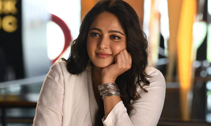  Anushka Shetty About Scenes In Movies-TeluguStop.com