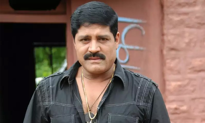  Hero Srihari Changed Entire Village-TeluguStop.com