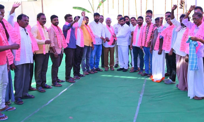  Members Of Gandhinagar Fisheries Industrial Association In Brs, Gandhinagar, Fi-TeluguStop.com