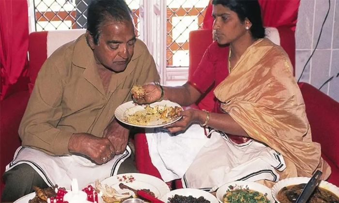  Ntr Lakshmi Parvati Chandrababu Naidu One Lunch Deviate Election-TeluguStop.com