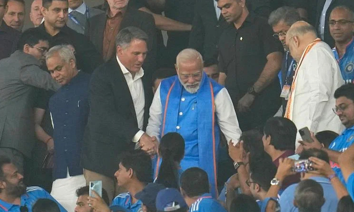  Pm Modi Reached The Stadium To Watch The World Cup Final Match India Vs Australi-TeluguStop.com
