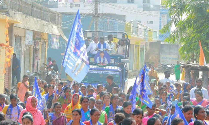  Bsp Candidate Goli Mohan Participated In The Road Show Of Chandurthi Mandal Neel-TeluguStop.com