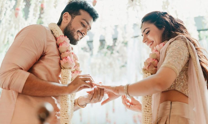  Vikram Movie Actor Kalidas Jayaram Gets Engaged With Her Girlfriend, Vikram, Kal-TeluguStop.com