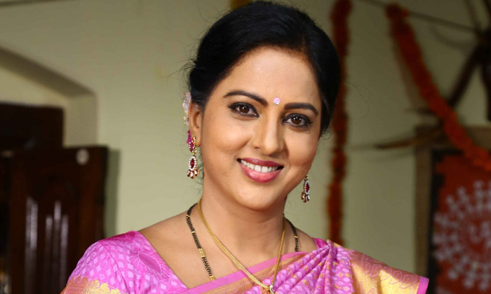 Telugu Actress Yamuna, Yamuna, Suma, Suma Adda Show, Yamuna Career-Movie