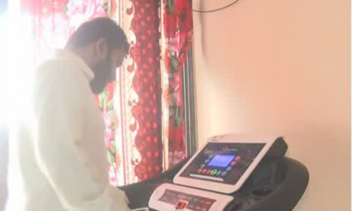 Telugu Ahmedabad, Aziz Minat, Blind, Gujarat, Story-Movie