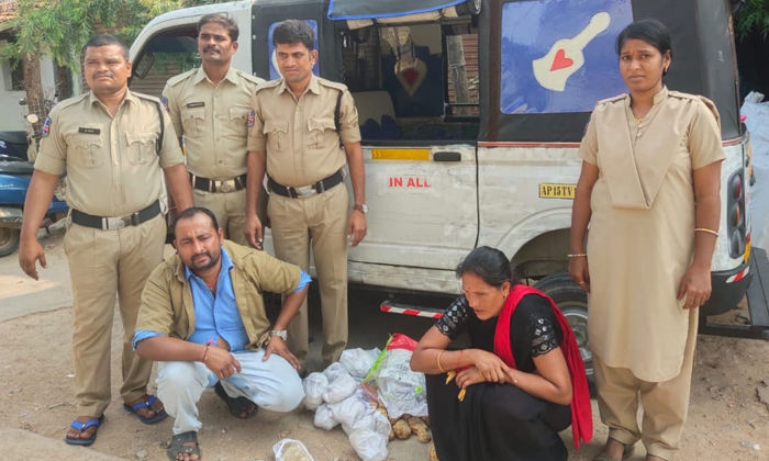  Case Against Two Persons Illegally Transporting Alum And Jaggery In Rajanna Siri-TeluguStop.com