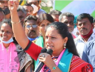  Gandhi Family Flooded Telangana..: Mlc Kavita-TeluguStop.com