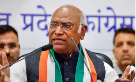  Aicc Chief Kharge's Response To The Suspension Of Lok Sabha Mps-TeluguStop.com