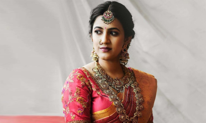 Telugu Gold, Nagababu, Niharika, Niharikagold, Niharika Gold, Niharika Mother, T