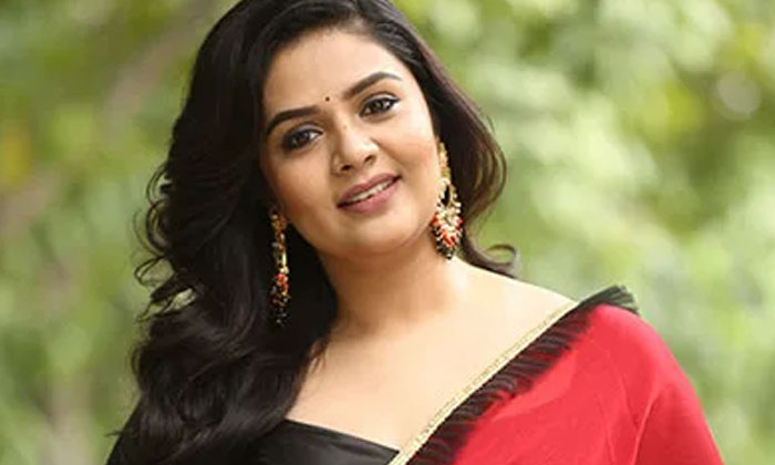 sreemukhi-have-many-heart-break-love-stories