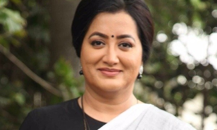 Sumalatha Emotional Comments Goes Viral In Social Media Details Here , Sumalatha Sumalatha Emotional Comments Goes Viral In Social Media Details Here , Sumalatha-TeluguStop.com