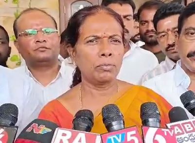 Shock For Bjp In Vemulawada.. Tula Uma Resigns Shock For Bjp In Vemulawada.. Tula Uma Resigns-TeluguStop.com