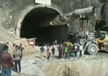  Tunnel Collapsed In Uttarakhand.. Workers Trapped-TeluguStop.com
