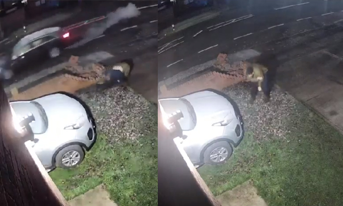  Car Thief In Uk Rams Owner Into Wall During Escape Video Viral Details, Car Thef-TeluguStop.com