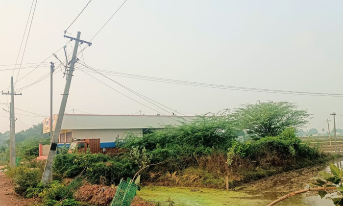  Electric Wires Touching The Ground , Electric Wires, Electricity Authorities-TeluguStop.com