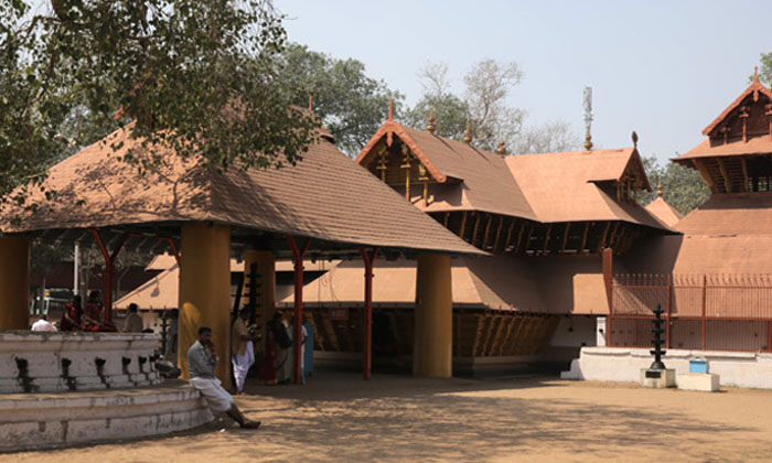  History-of-kodungallur-bhagavathy-temple , Kodungallur Sree Kurumba Bagavathi Te-TeluguStop.com