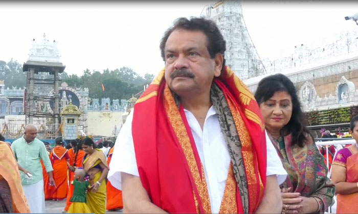  Union Health Minister Singh Bhagel Visited Tirumala , Narendra Modi, Sp Singh B-TeluguStop.com