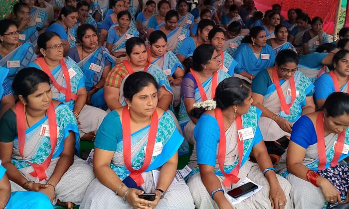  Once Again Ap Government Talks With Anganwadis-TeluguStop.com