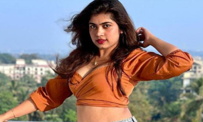 Telugu Jabardasth, Rithu Chowdary-Movie