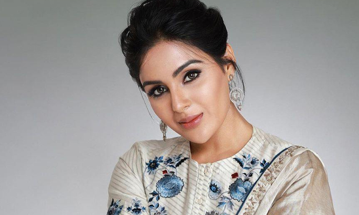  Samyuktha Menon: ప్రేమించిన అబ్బాయిని ప�-TeluguStop.com