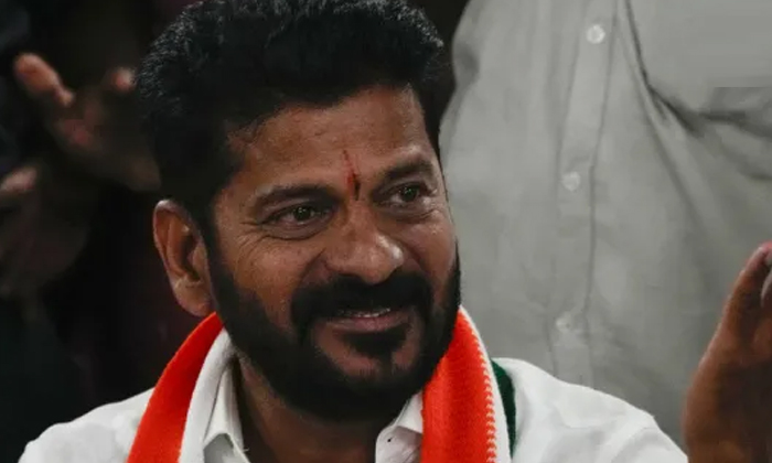  Senior Aicc Leader Officially Announced Revanth Reddy Name As Telangana Cm , Cm-TeluguStop.com