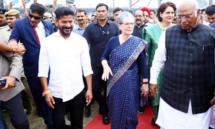  Sonia's Contest From Telangana: Congress Has Set A Huge Target , Sonia Gandhi-TeluguStop.com