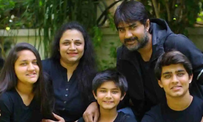  Hero Srikanth About His Kids Studies-TeluguStop.com