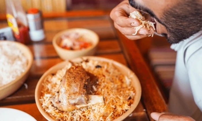  Swiggy User In Mumbai Ordered Food Worth Rs 42 Lakh In 2023 Details, Swiggy, Wra-TeluguStop.com