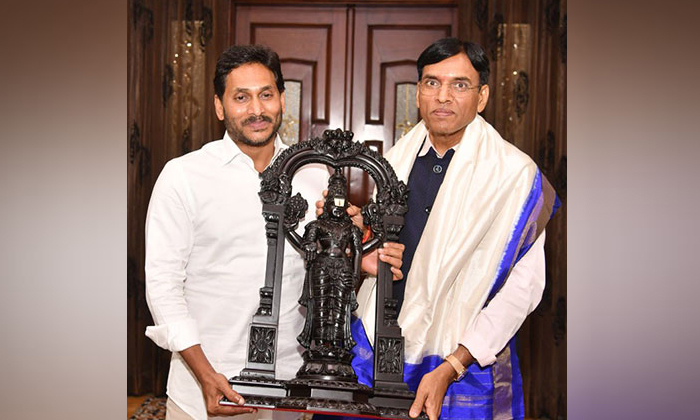  Union Minister Mansukh Mandaviya Met With Ap Cm Jagan Details, Ysrcp, Union Mini-TeluguStop.com