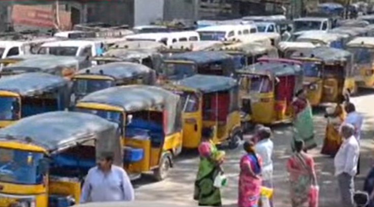  Cm Revanth Reddy Met With Auto And Cab Drivers Soon..!-TeluguStop.com