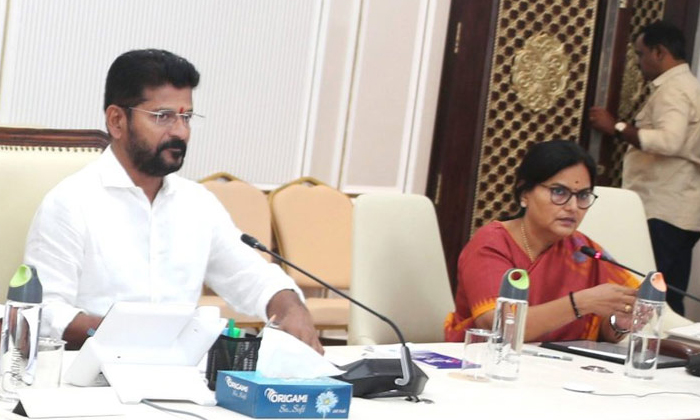  Congress Govt Removed Seven Advisers Appointed During Brs Govt Details, Revanth-TeluguStop.com