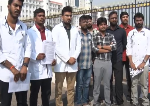  Telangana Government Talks With Junior Doctors-TeluguStop.com