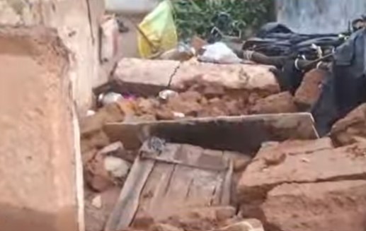  Tragedy In Khammam District.. Wall Collapse, Two People Died-TeluguStop.com