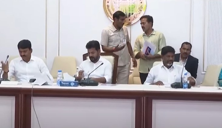  Telangana Cm Revanth Reddy Will Have A Meeting With The Collectors Soon-TeluguStop.com
