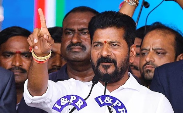  Telangana Cm Revanth Reddy To Delhi..!!-TeluguStop.com