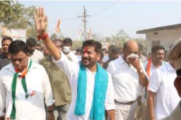  Revanth Reddy As A Huge Rally To Gandhi Bhavan.. !-TeluguStop.com