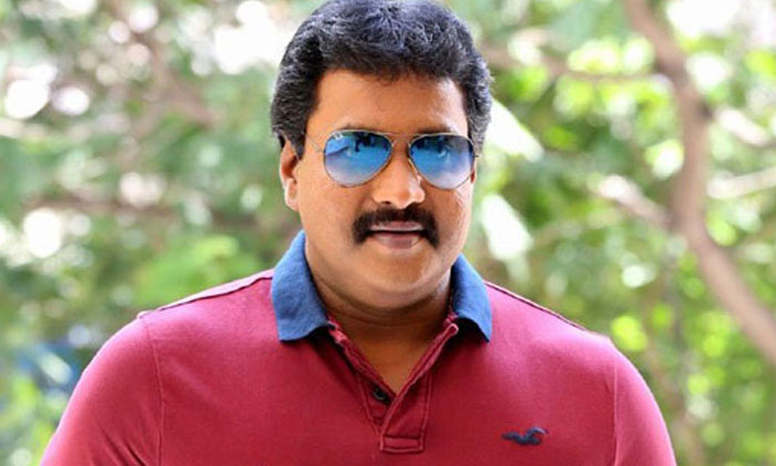 Directors Insult Sunil About Movie Offers Directors Insult Sunil About Movie Offers-TeluguStop.com
