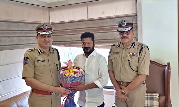 Telugu Congress, Cv Anand, Ips Jithender, Ips Rajiv Ratan, Raviguptha Ips, Revan