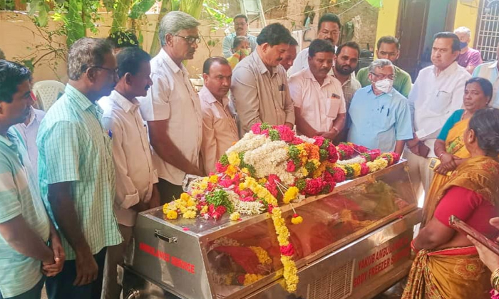  Adurthi Vijayalakshmi's Death Is A Great Loss Cpm Leader Mallu Nagarjuna Reddy ,-TeluguStop.com