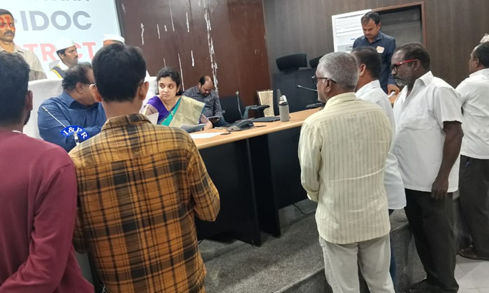  An Inquiry Should Be Conducted Into The Misappropriation Of Gram Panchayat Funds-TeluguStop.com