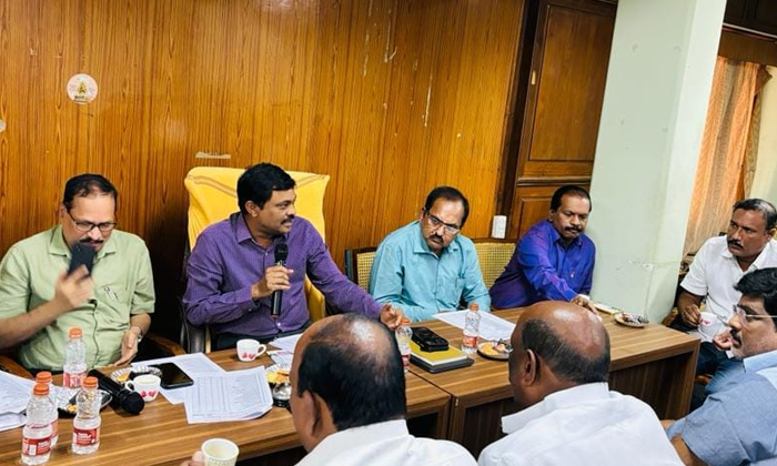  Cmr Collection Should Be Speeded Up Additional Collector Srinivas , Additional C-TeluguStop.com